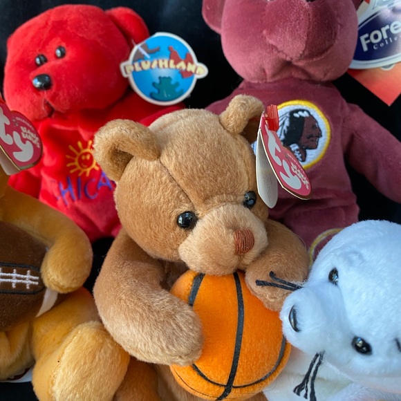 4 Plush Bears and a Seal - Picture 6 of 15